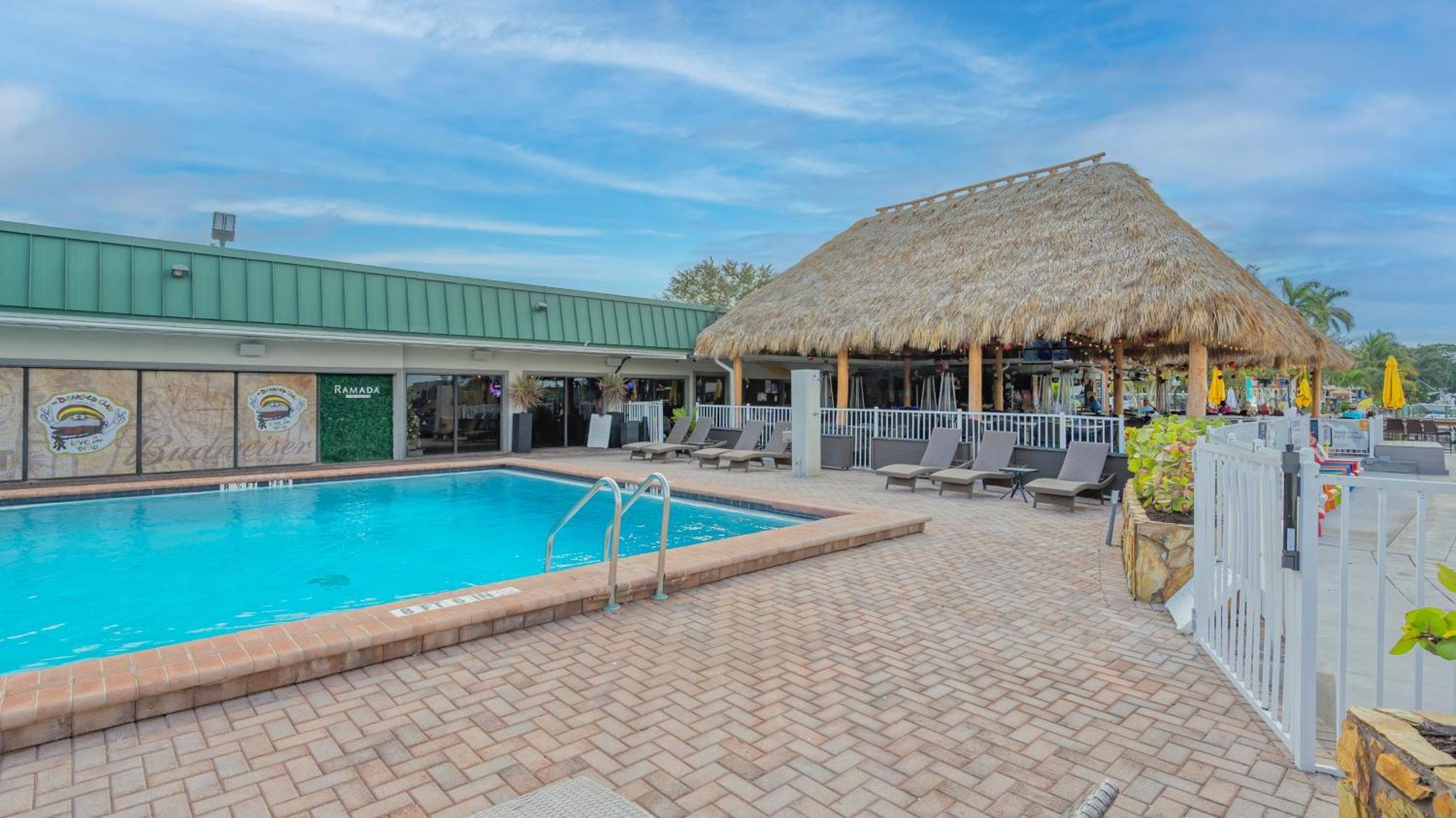 Appartement All-new Waterfront With Balcony,pool,tiki Bar,gym