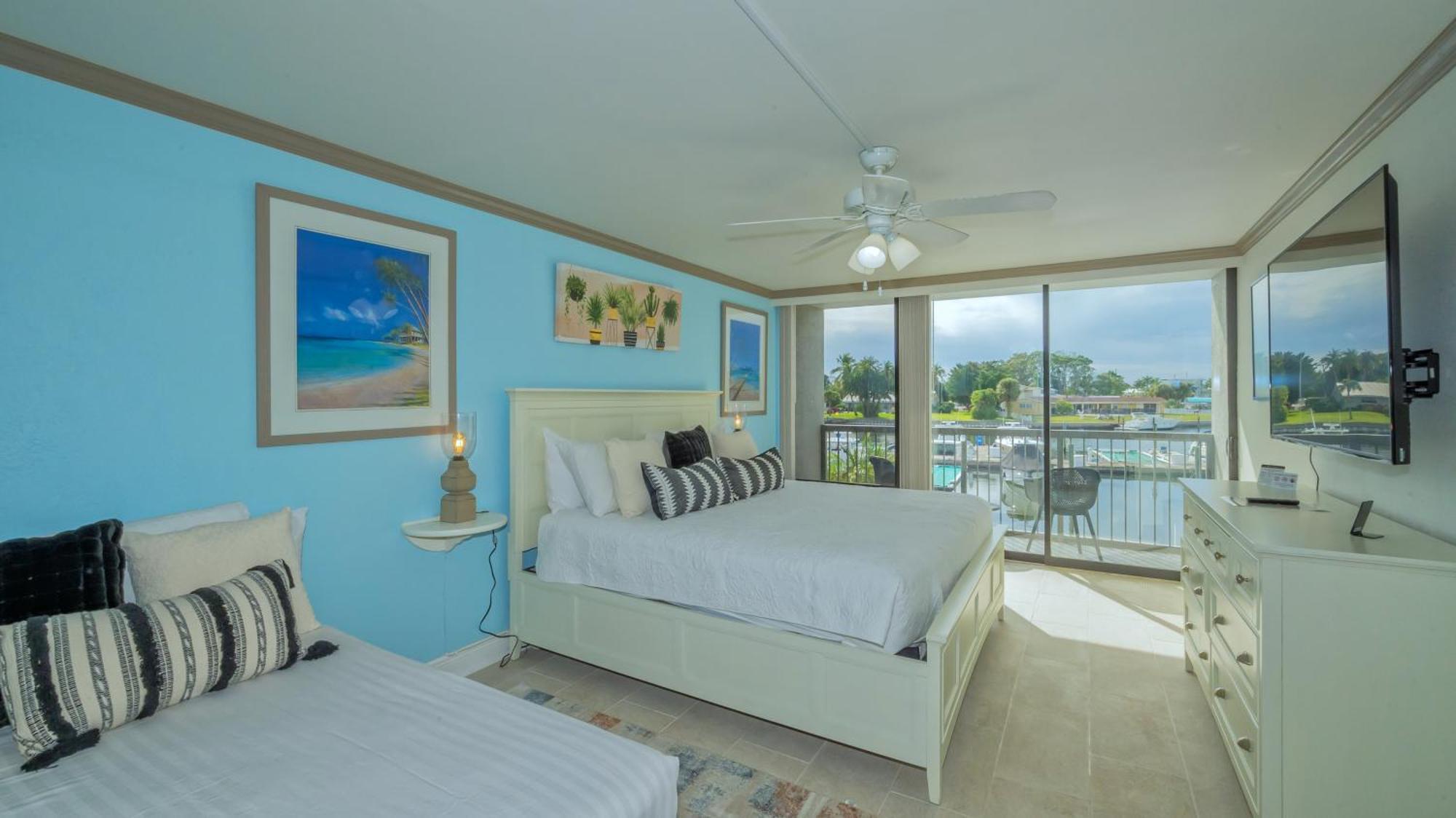 All-new Waterfront With Balcony,pool,tiki Bar,gym Appartement